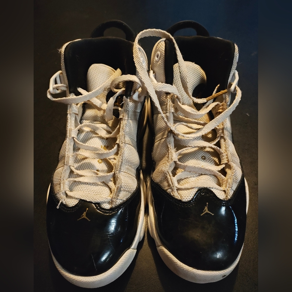 Jordan Bllack and White  High-Top Sneakers